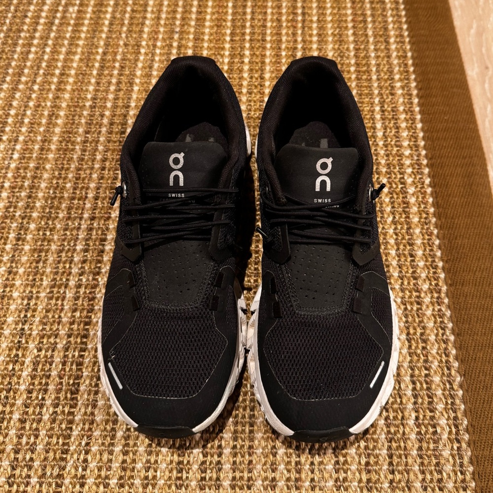 On Cloud Size 6 Very Gently Used